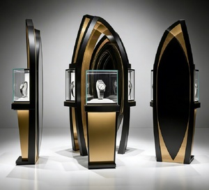 Vetrina Espositiva Curva Artistica per Negozio di Orologi di Lusso, Vetrina in Vetro con LED Nero e Oro - Product Image 2