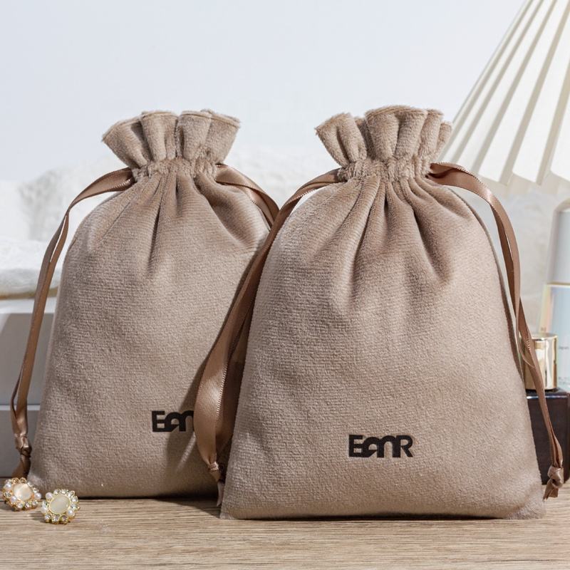 Wholesale Velvet Pouches Luxury Jewelry Gift Packaging