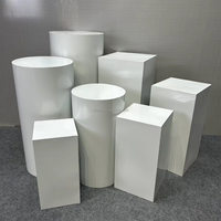 Support à fleurs en métal blanc, simple, moderne et durable, base ondulée, support rond pour gâteaux et desserts, pour décorations de mariage, intérieur/extérieur