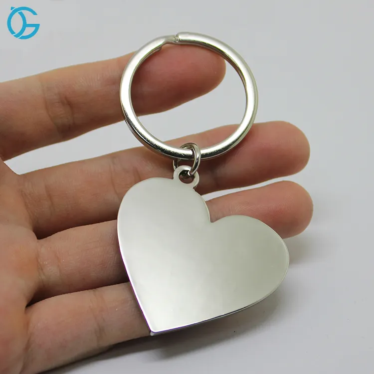Toptan ucuz boş süblimasyon bölünmüş Metal kalp şeklinde anahtar halkalı anahtarlık anahtarlık anahtarlıklar