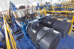 Machine de soufflage par extrusion entièrement automatique pour bidons en plastique HDPE de 20L/25L - Product Image 2