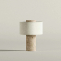 Lampe de table moderne et simple en marbre avec abat-jour en tissu, lampe de chevet LED à piles
