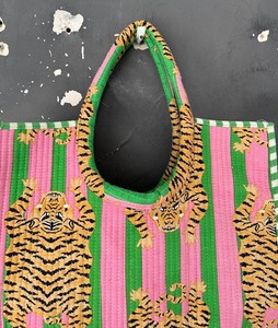 Sac fourre-tout matelassé en coton imprimé au bloc, fonctionnel pour le bureau, le marché, les sorties décontractées et les voyages, sac à bandoulière - Product Image 3