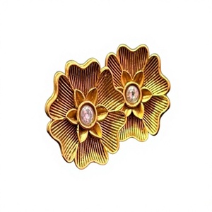 Pendientes de Flor Chapados en Oro de Calidad Premium Radiante con Engaste de Bisel de Cristal de Imitación, Joyería Vintage de Aleación para Mujer - Product Image 2