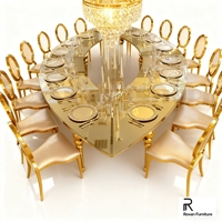 Table de banquet ovale dorée élégante et luxueuse avec chaises pour événement de mariage