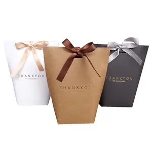 China manufacturer fashionable luxury decorative paper gift bags with ribbon handles
