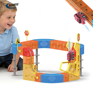 68 Piezas de Juguetes de Construcción de Pistas de Carreras Flexibles en 3D con Giro de 360° que Desafía la Gravedad °   Tren Eléctrico con Vías y Motor para Niños - Product Image 1