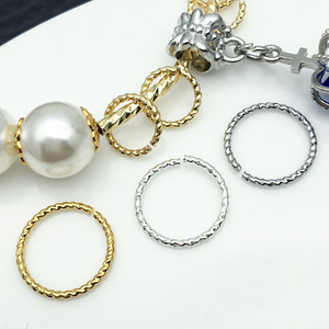 Colgante de anillo retorcido calado, chapado en latón, oro, oro blanco, plata gruesa, accesorios de joyería DIY, forma redonda para creaciones creativas - Product Image 3