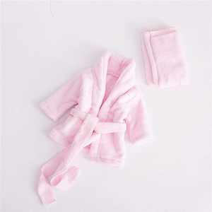 Vente en gros de peignoirs en peluche pour nouveau-né garçons filles posant des accessoires de photographie Ensemble de serviettes de bain pour bébé rose doux pour la peau - Product Image 1