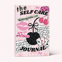 Carnet de journalisation personnalisé pour le bien-être, couverture rigide rose style Y2K avec motifs collage cerise et nœud papillon, cadeau tendance, commande en gros OEM ODM