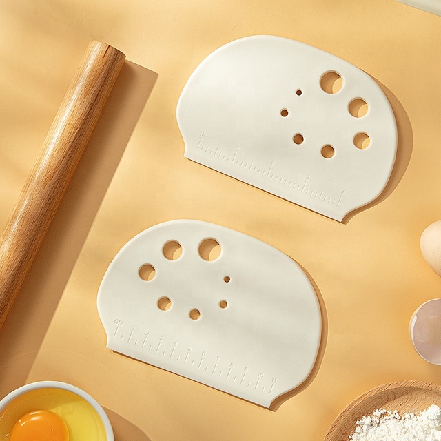 Food-Grade PP Dough Cutter Cake Spatula Baking Scraper Rice Roll Scraper Board Cream Tool