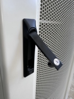 Armoire de serveur réseau ventilée électrostatique de 19 pouces à montage au sol pour salle informatique, stockage de commutateurs et serveurs - Approvisionnement direct usine