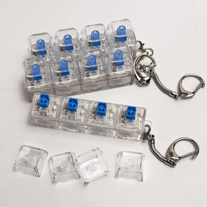 Llavero Transparente con 4 Teclas de Teclado Mecánico, con Luz LED, Botón de Presión, Juguete Antiestrés - Product Image 3