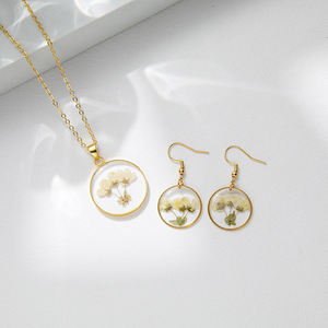 ต่างหูแบบห้อยประดับดอกไม้แห้งแท้ ชุดสร้อยคอพร้อมจี้เรซิ่นสำหรับผู้หญิง - Product Image 4