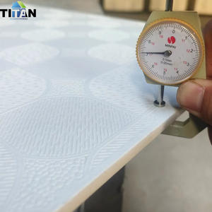 60X60 Pvc Drop Paneles <span class=keywords><strong>de</strong></span> techo Azulejos Pvc Techos Baldosa <span class=keywords><strong>De</strong></span> Cielo <span class=keywords><strong>Razo</strong></span> Pvc Panel Acústico 2Ft Por 4Ft - Product Image 1