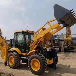 รถตักล้อยาง JCB4CX สีเหลือง มือสอง ปี 2020 รับน้ำหนักได้ 9 ตัน พร้อมเกียร์และปั๊ม สำหรับงานก่อสร้าง บุ้งกี๋ขนาดใหญ่ ยางใหญ่ - Product Image 1