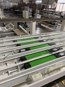 A-OK điện bằng gỗ paulownia Venetian rèm động cơ cho cửa sổ Trần mỗi ngày sử dụng mô hình ngang được xây dựng trong cài đặt - Product Image 3