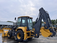 Chargeuse-pelleteuse XC8-S2570, poids opérationnel 8200 kg, profondeur de creusement maximale 4531 mm, avec 4 roues motrices pour la pose de pipelines et les travaux de rénovation agricole