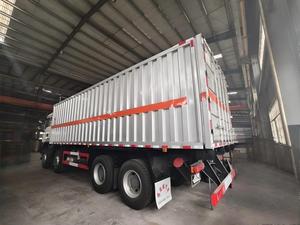 Camión de Caja Cerrada Haowo de Uso Pesado para el Transporte de Materiales Peligrosos con Cuatro Ejes Delanteros y Ocho Ejes Traseros - Product Image 6
