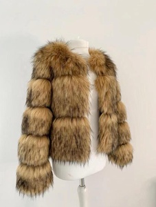Veste Professionnelle pour Femme en Fausse Fourrure de Raton Laveur, Manteau Chinchilla Certifié CE avec Motif Carreaux - Product Image 6