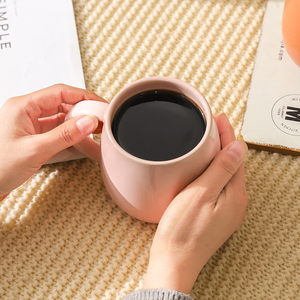 Mug en céramique de style européen et américain, série de couleurs Morandi, pour la maison, le bureau, le petit-déjeuner, le café, le lait, design de dessin animé pour les fêtes - Product Image 4