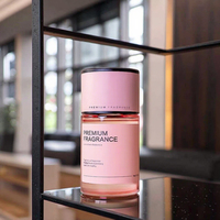 Rafraîchisseur d'air intérieur de voiture moderne Diffuseur d'arômes en alliage longue durée Caractéristiques Poire Orange Parfums pour voitures Bureau Placement