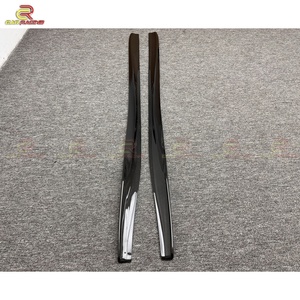 สเกิร์ตข้างคาร์บอนไฟเบอร์แบบเปียกสไตล์ V สำหรับ Nissan GTR R35 ปี 2017-2020 ชุดแต่งสเกิร์ตข้างคาร์บอนสำหรับรถยนต์ อะไหล่ตกแต่งรถยนต์ - Product Image 4