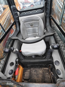 CASE TR320 Compact Track Loader Skid Steer Construction Equipment Orange With <b>Black</b> Bucket And Tracks - Product Image 4
