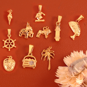 Boutique de Manualidades Dorada |   Dijes de Viaje de Acero Inoxidable Chapados en Oro PVD de 18K |   Dijes de Palmera con Diseño de Helado para la Creación de Joyería - Product Image 1