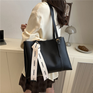 <span class=keywords><strong>Sac</strong></span> fourre-tout d'été 2025 grande capacité couleur unie <span class=keywords><strong>pour</strong></span> <span class=keywords><strong>femme</strong></span>, <span class=keywords><strong>sac</strong></span> à bandoulière <span class=keywords><strong>pour</strong></span> le bureau et les trajets quotidiens - Product Image 2