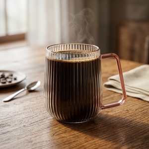 Tasse à café en verre borosilicate à double paroi Emode avec poignée colorée, 350 ml, compatible micro-ondes et lave-vaisselle, design moderne - Product Image 1