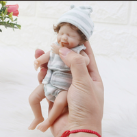 15 cm Vollsilikon Reborn-Babypuppe Realistische Weiche Dehnbare Neugeborenen-Puppe Mini-Taschenpuppe für Kinder Urlaubsgeschenk