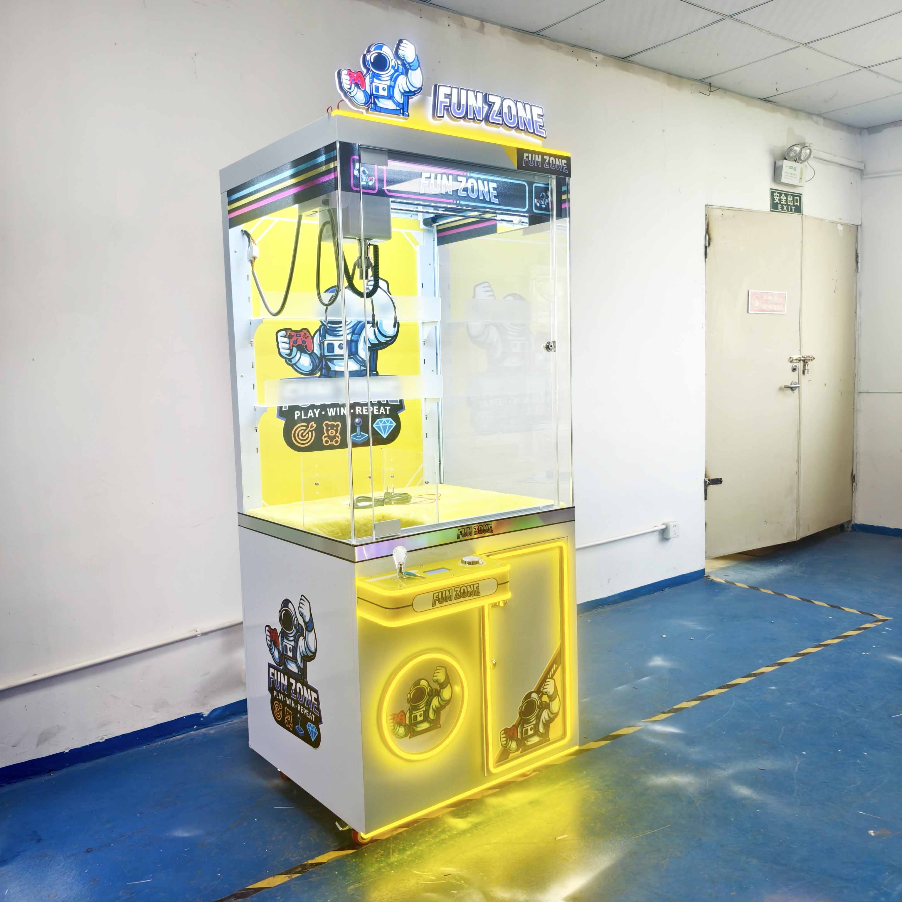 Factory Wholesale: Coin-Op Claw Machines (Amusement Park/Mini Toy), Bill Accept, Custom Top/Text