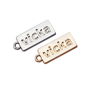 Etiquetas de joyería de metal y plata personalizadas con logotipo de la marca de la empresa - Product Image 1