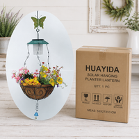 Panier suspendu solaire pour plantes avec doublure en fibre de coco, cadre en fer forgé thermolaqué, accent papillon, décoration quotidienne pour jardin et porche