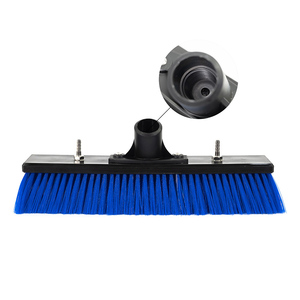 伸縮ポールと高性能洗車ブラシを備えたウォッシュブラシルーフクリーニングツールを通るソーラーパネル水流 - Product Image 2