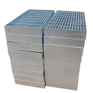 Metal yapı malzemeleri sıcak daldırma galvanizli düz çubuk çelik ızgara metal tırtıklı drenaj kapağı kaynak tırtıklı siper kapağı