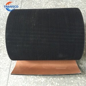 Rubberen ruw oppervlak brandwerende transportband met verstelbare snelheid voor antislip transport - Product Image 1