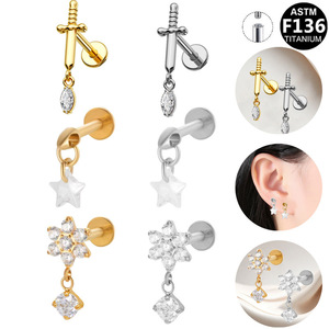 Boucles d'oreilles épée en titane avec pendentif étoile en zircon, clou à filetage interne, bijoux de piercing unisexe tendance - Product Image 1