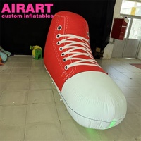 Chaussures gonflables rouges personnalisées, modèles de chaussures gonflables personnalisées pour l'affichage