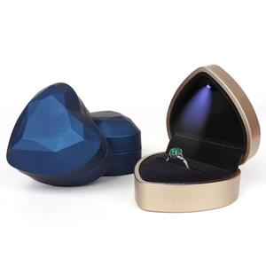 Boîte à bijoux en plastique pour la Saint-Valentin, boîte à bijoux d'amour, vente en gros de boîtes à bijoux avec lumières - Product Image 3
