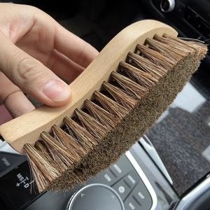 Cepillo de Detallado Kingdetail JBS-14 Ecológico y Duradero de Pelo de Caballo para Limpieza de Interiores de Automóviles, Telas y Asientos de Cuero - Product Image 3