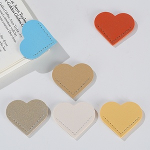 Marcapáginas de Cuero con Forma de Corazón, Hecho a Mano, con Cintas de Gancho y Bucle, Magnético de Doble Cara, Regalo Personalizado <span class=keywords><strong>para</strong></span> Lectores, Impresión Tipográfica - Product Image 1