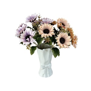Flores Artificiales Queyiyi, Girasol de Seda de 7 Cabezas, Decoración para Bodas, Decoración del Hogar, Reutilizable y Reciclable - Product Image 5