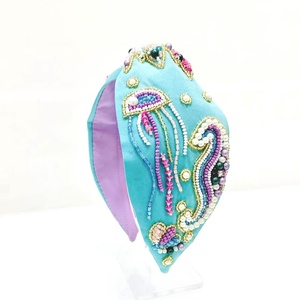 Bandeau perlé unique fait à la main avec un design coloré pour femmes et filles, accessoires de cheveux tendance, léger, confortable et élégant - Product Image 2