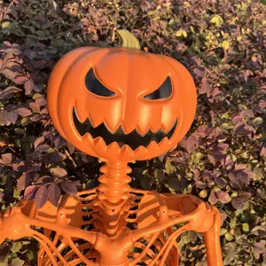 Halloween pemasok rumah hantu menggantung 60 inci cahaya realistis mata manusia kerangka Halloween untuk dekorasi liburan