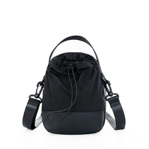 Bolsa de Hombro Unisex al por Mayor, Pequeña, Cuadrada, Minimalista, Impermeable, de Nailon, Colorida, con Cordón, para Uso Diario - Product Image 1