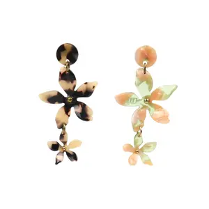 Women's Tortoise White & Green Acetate Dangle Earrings Flower Drop Pendant Lucite Stud Earrings Cute Brass Jewelry Accessories