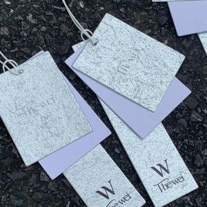 Tùy chỉnh quần áo sang trọng treo tag áo sơ mi thẻ với tên logo và chuỗi in trong letterpress phong cách giấy treo tag - Product Image 1