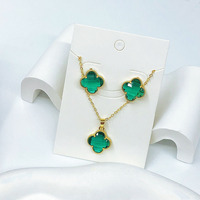 Nouvelle collection de bijoux Clover en cuivre plaqué or 14 carats, ensemble collier et boucles d'oreilles classiques à motif de fleur porte-bonheur pour mariage et soirée